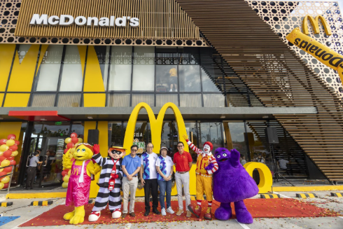 McDonald’s Philippines celebrates 44th year by opening latest Green and Good store in Il Corso, Cebu